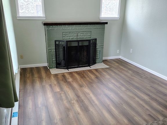5th image of 411 2nd St SE
