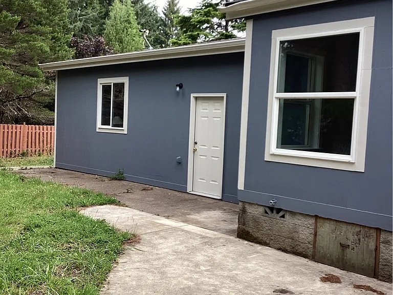 330 SW Newton Dr — Photo 26