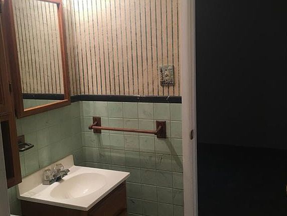 3rd image of 1628 Ironwood Dr