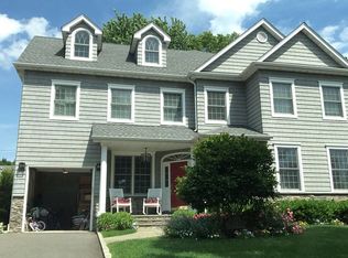 173 Weyford Ter, Garden City, NY 11530