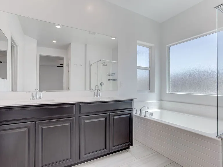 7106 Calvert Cliffs St — Photo 42