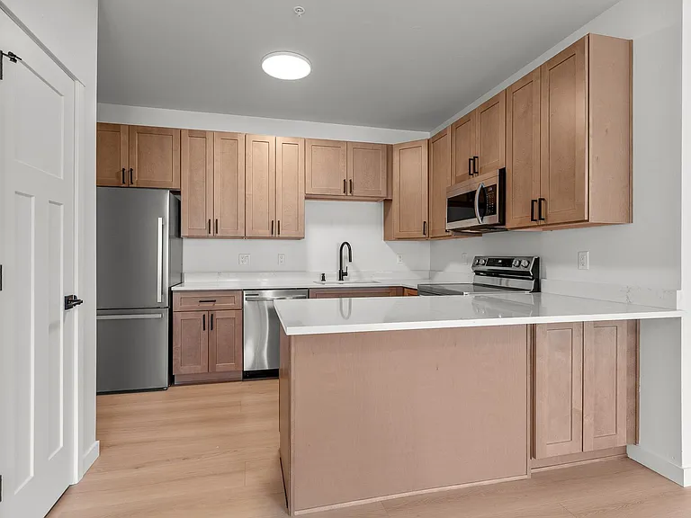 1172 Mullan — Photo 7