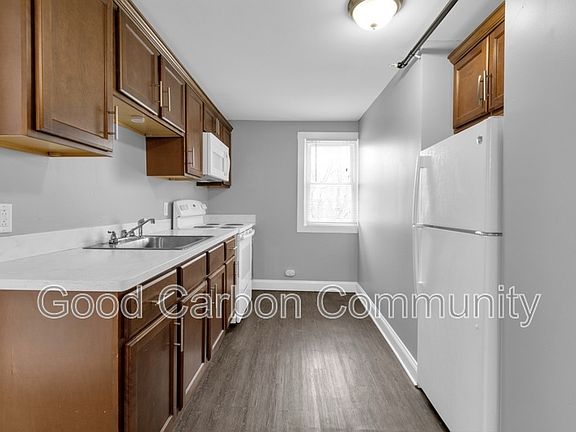 5th image of 618 Elmwood Ave #6