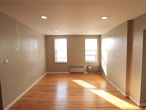 3rd image of 302 Longacre Ave #21