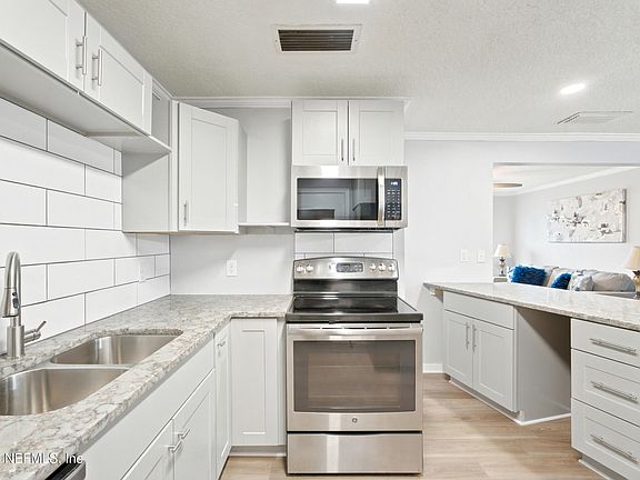 5th image of 5032 FOXBORO Road