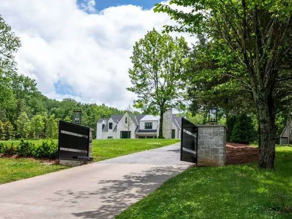 3815 Harding Pl, Nashville, TN 37215