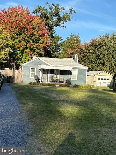 2nd image of 25 Stemmers Run Rd