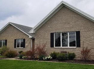 45W276 Freedom Ct, Hampshire, IL