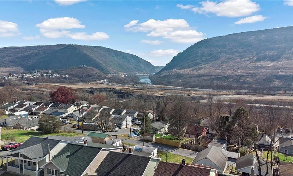 753 Edgemont Ave, Palmerton, PA 18071 Zillow
