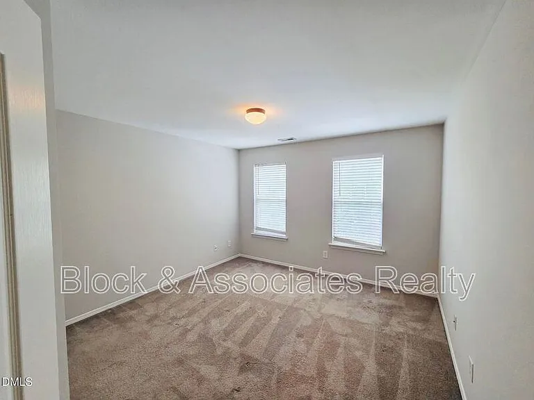 8208 Stone Cellar Dr — Photo 19