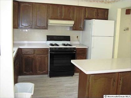 5th image of 282 Westbrook Dr