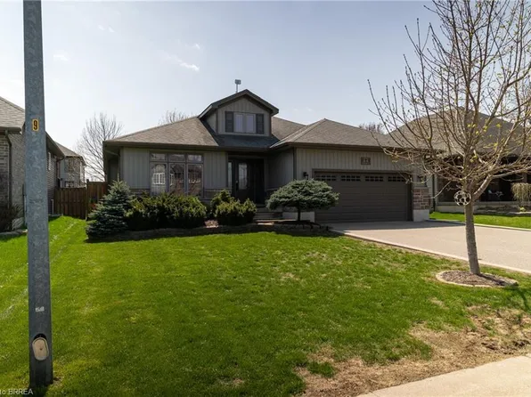 44 William St, Tillsonburg, ON N4G 1L8