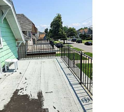 4th image of 24 Easton Ave
