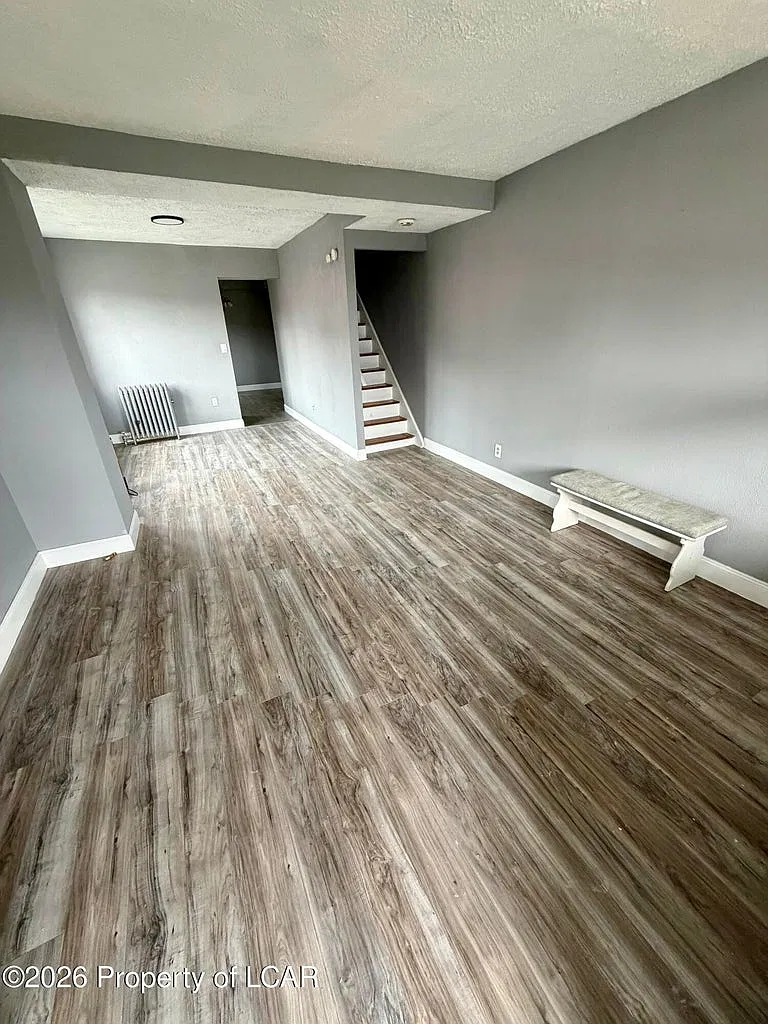 3 bed, 1100 sqft, $1,250 — Photo 2