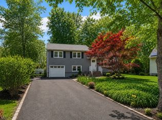 1585 Saint Ann St, Scotch Plains, NJ 07076
