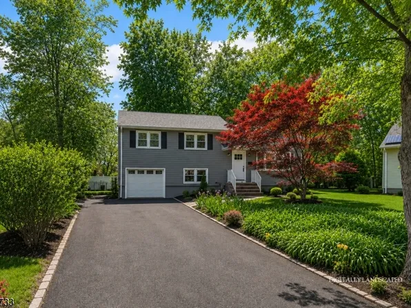1585 Saint Ann St, Scotch Plains, NJ 07076