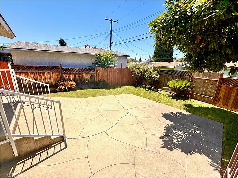 139 N Vecino Ave — Photo 30