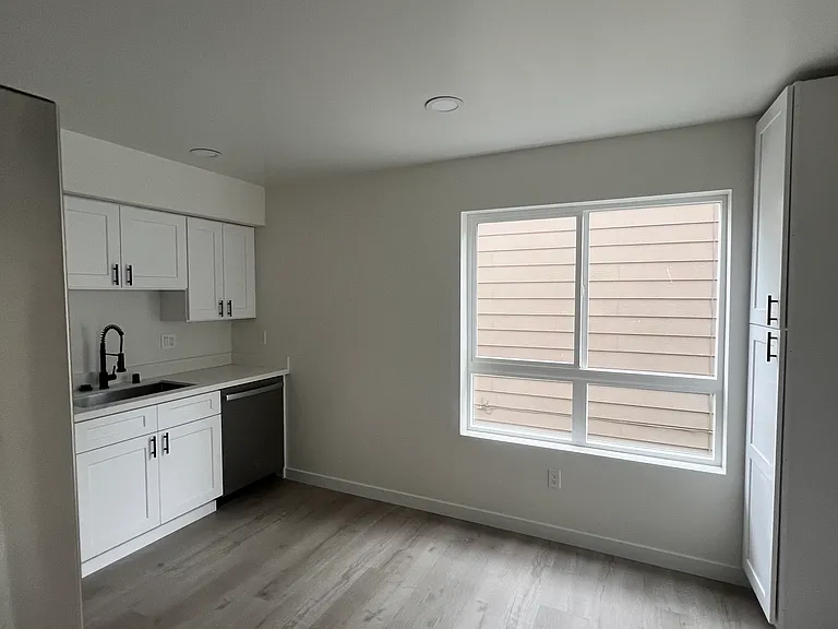 411 N 21st St #203 — Photo 25