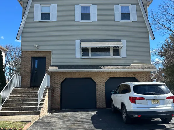 71 Miles St, Elmwood Park, NJ 07407