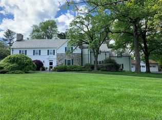 128 Starin Dr, Stamford, CT 06902