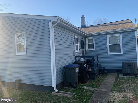 3rd image of 204 Harris St