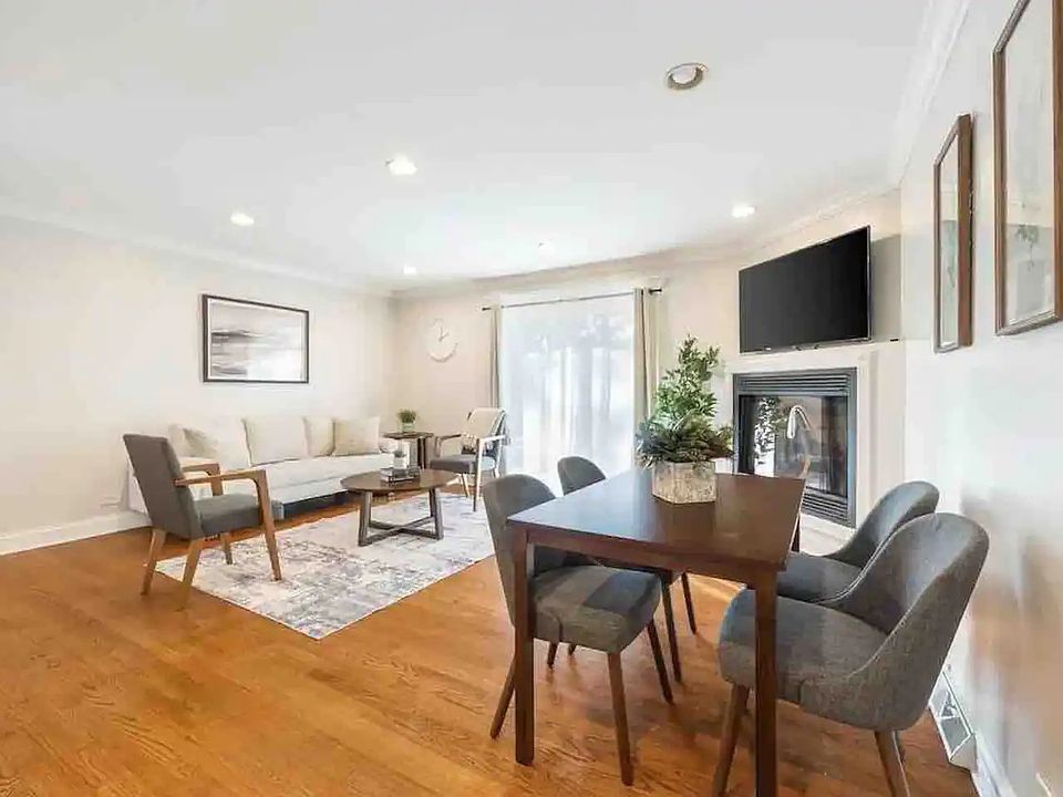 1st image of 408 N Windsor Dr
