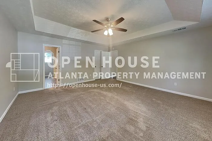 1395 Chalet Cir — Photo 6