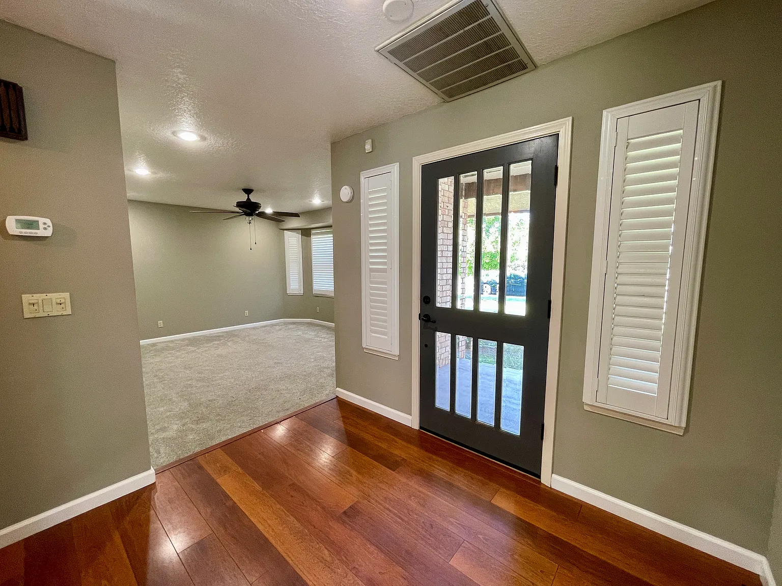 3 bed, 1800 sqft, $2,500 — Photo 4