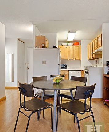 2nd image of 301 Cathedral Pkwy APT 3A