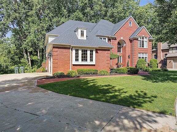 5th image of 53519 Wayburn Ct