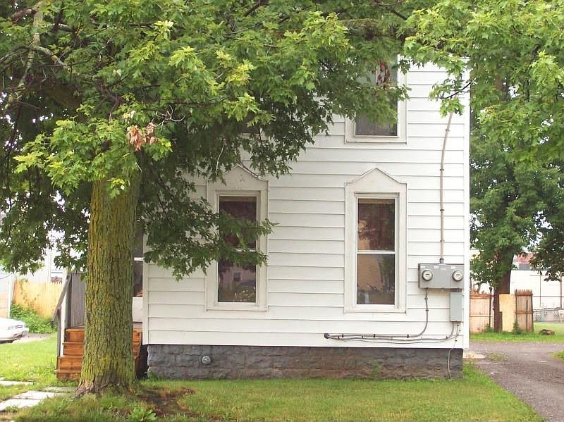 2nd image of 109 Liberty St