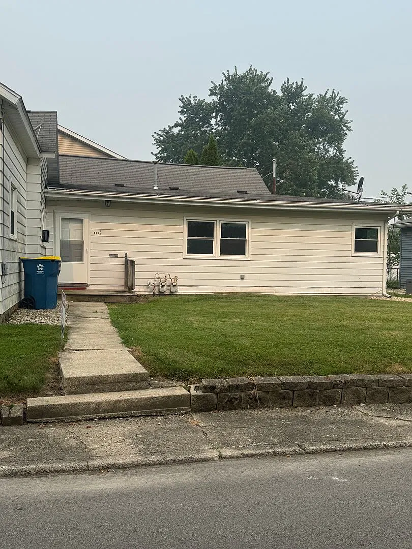 601 W Wiley — Photo 1