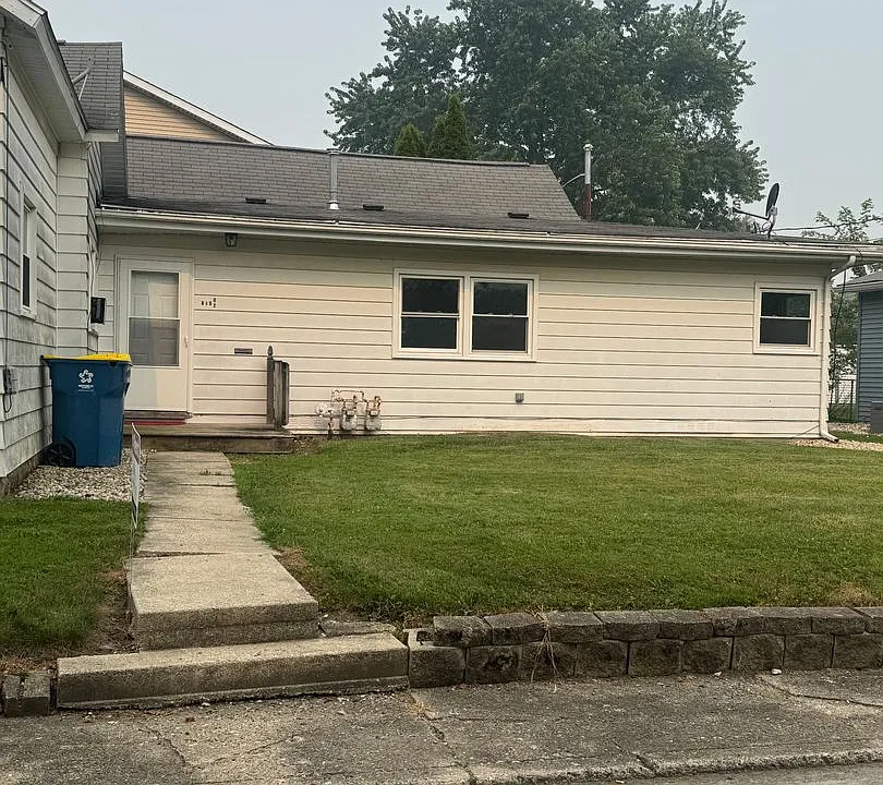 601 W Wiley Ave