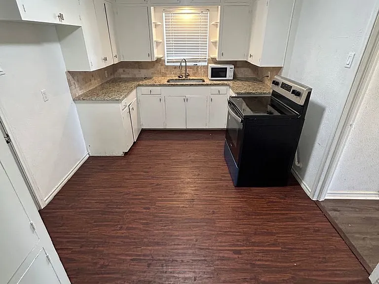 2311 Meadow Ln — Photo 7