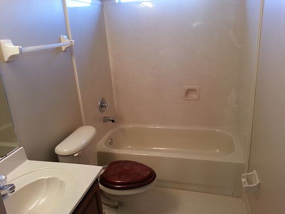 3rd image of 1329 River Bank Dr