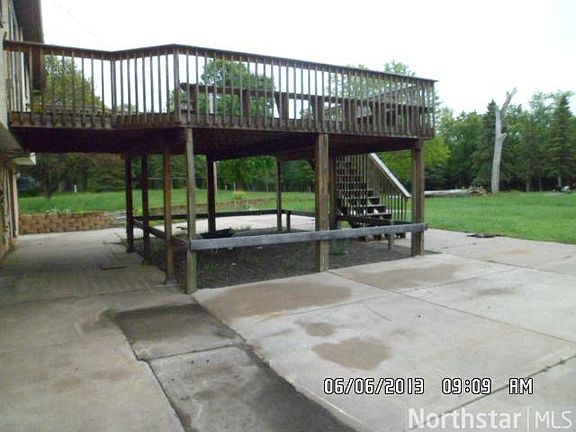 4th image of 927 Andover Blvd NE