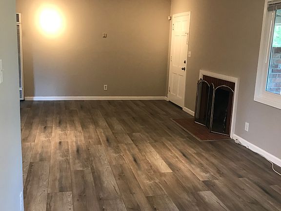 3rd image of 1878 Helen Rd
