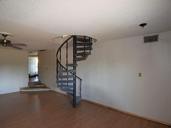 5th image of 729 Oak Ave