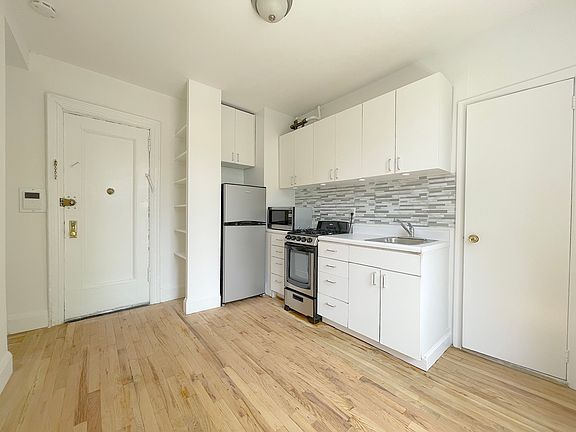 2nd image of 101 Thompson St APT 22