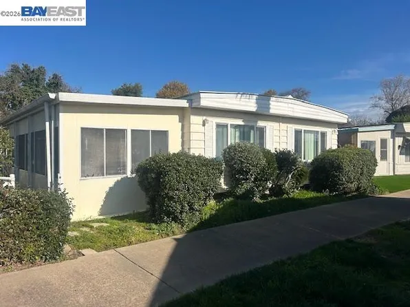 17 Palm Dr, Union City, CA 94587