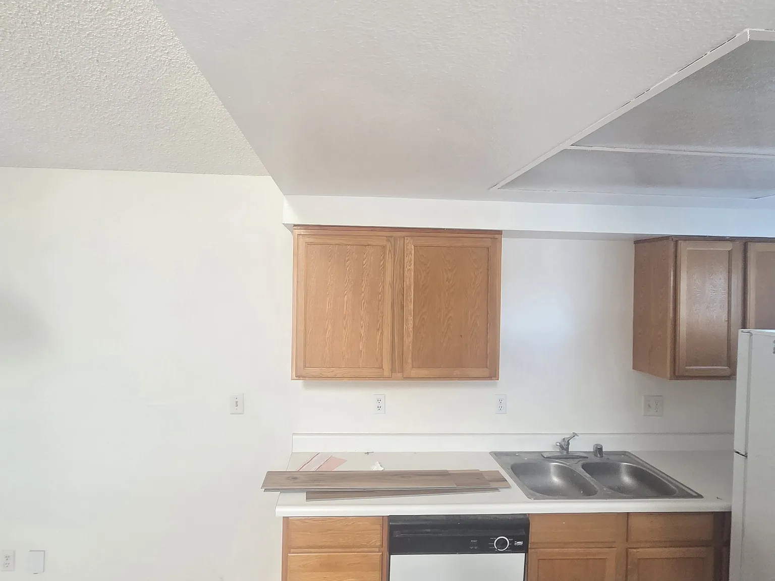714 N Clementine - E — Photo 3