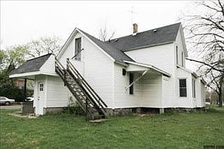 4th image of 1701 S Park St
