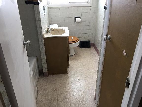 5th image of 394 Delaware Ave