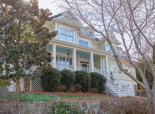 102 Saint Louis Pl, Chapel Hill, NC 27516