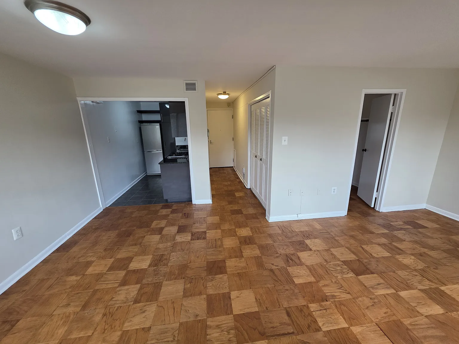 Studio, 500 sqft, $1,535 — Photo 3