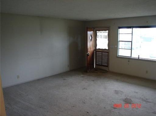 2nd image of 321 Cheri Whitlock Dr