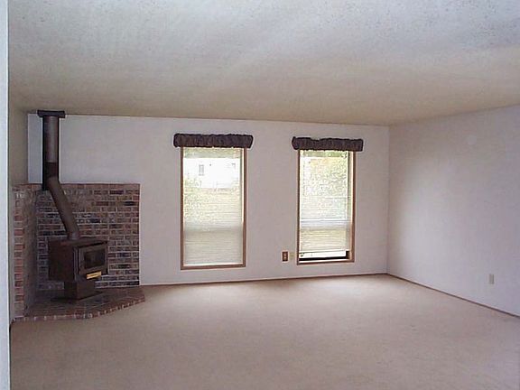 2nd image of 14006 NE 89th Cir