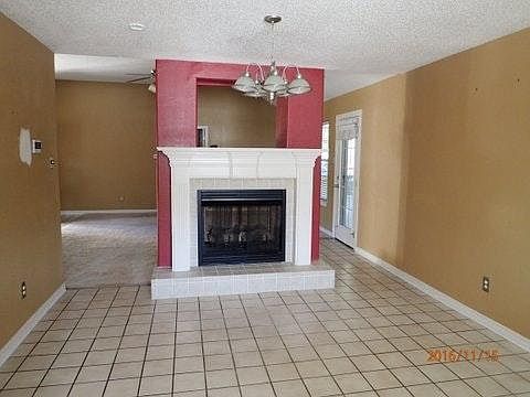 5th image of 7000 Oakhurst Dr
