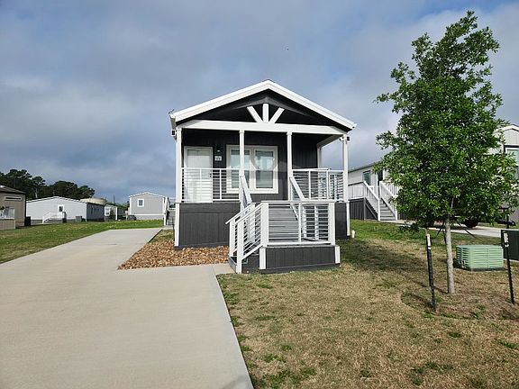 2nd image of 15 Bonnet Ct #103