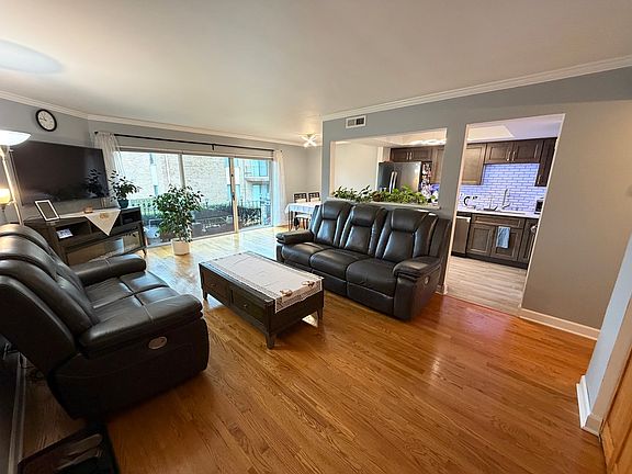 4th image of 9111 S Roberts Rd APT 8A